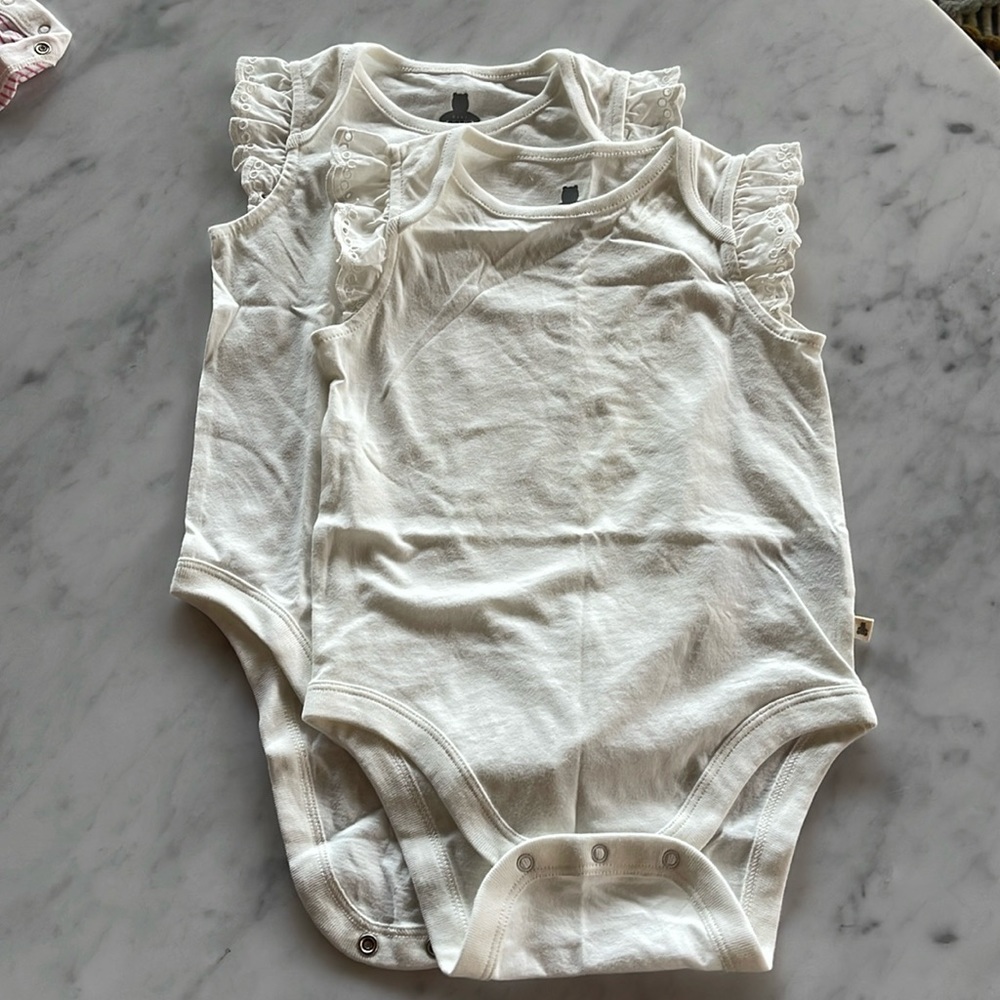 Gap islet sleeve onesies